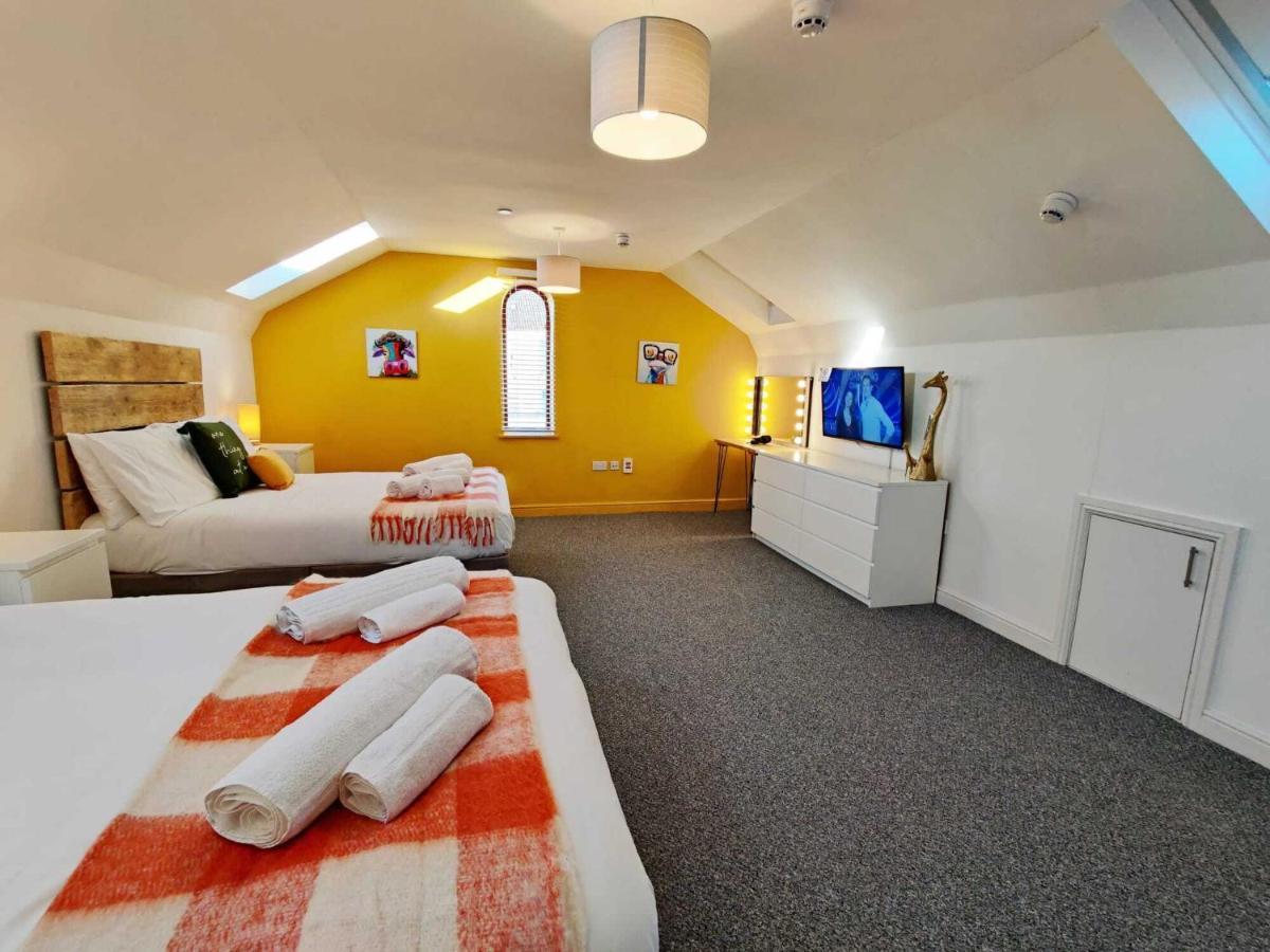 The Nook - Tv In Every Bedroom!
